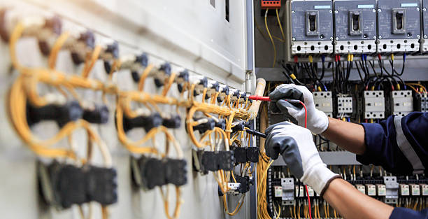 Professional Electrician technician working in Franklin, VA